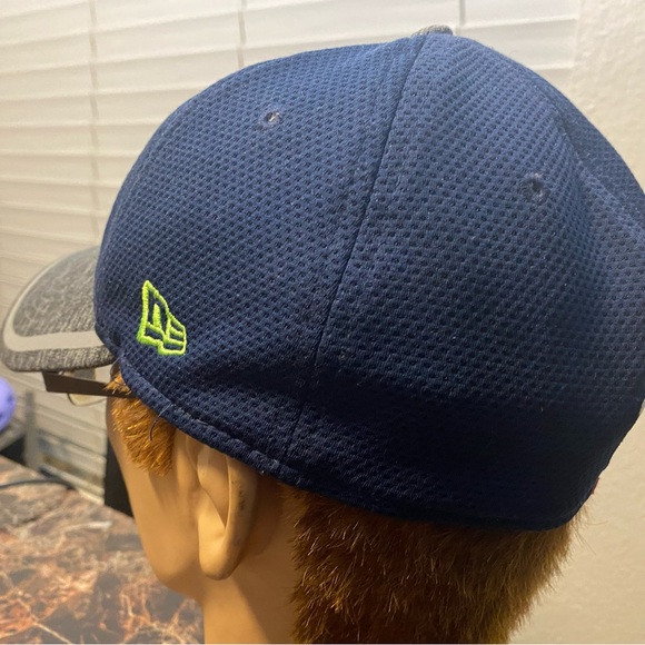 New Era NFL Seattle Seahawks Men’s Blue Grey Baseball Cap Size S/M - Picture 5 of 12